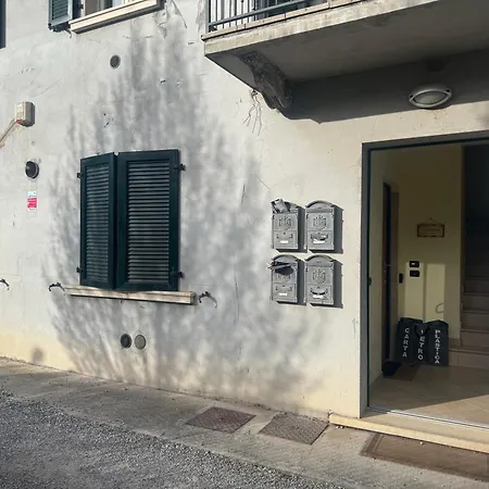 La Casa Di Alyss Apartment *