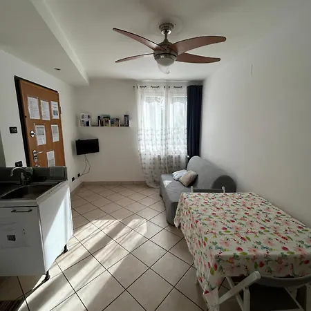 La Casa Di Alyss דירה *